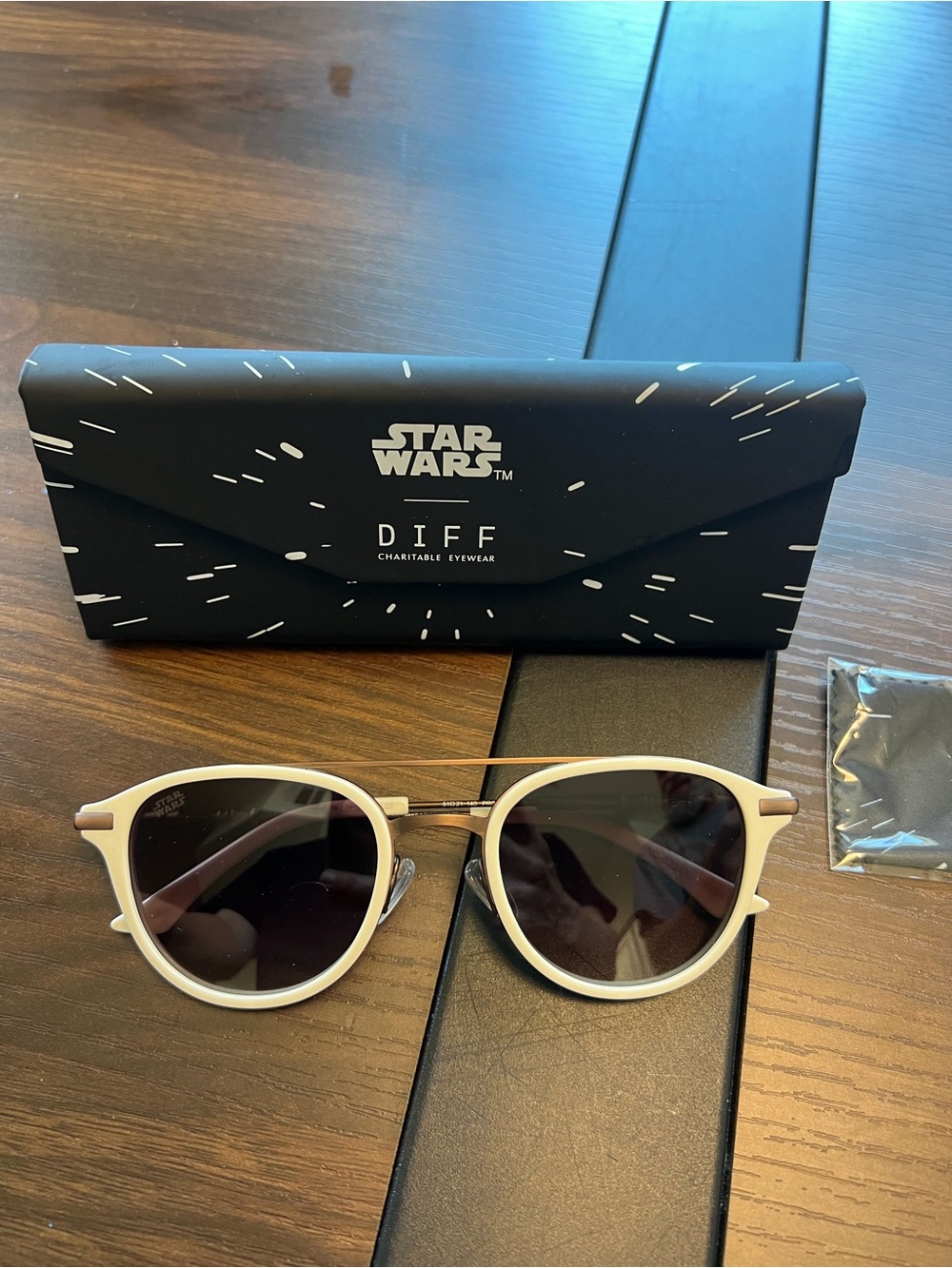 Star Wars x DIFF Round Sunglasses in White Frame new